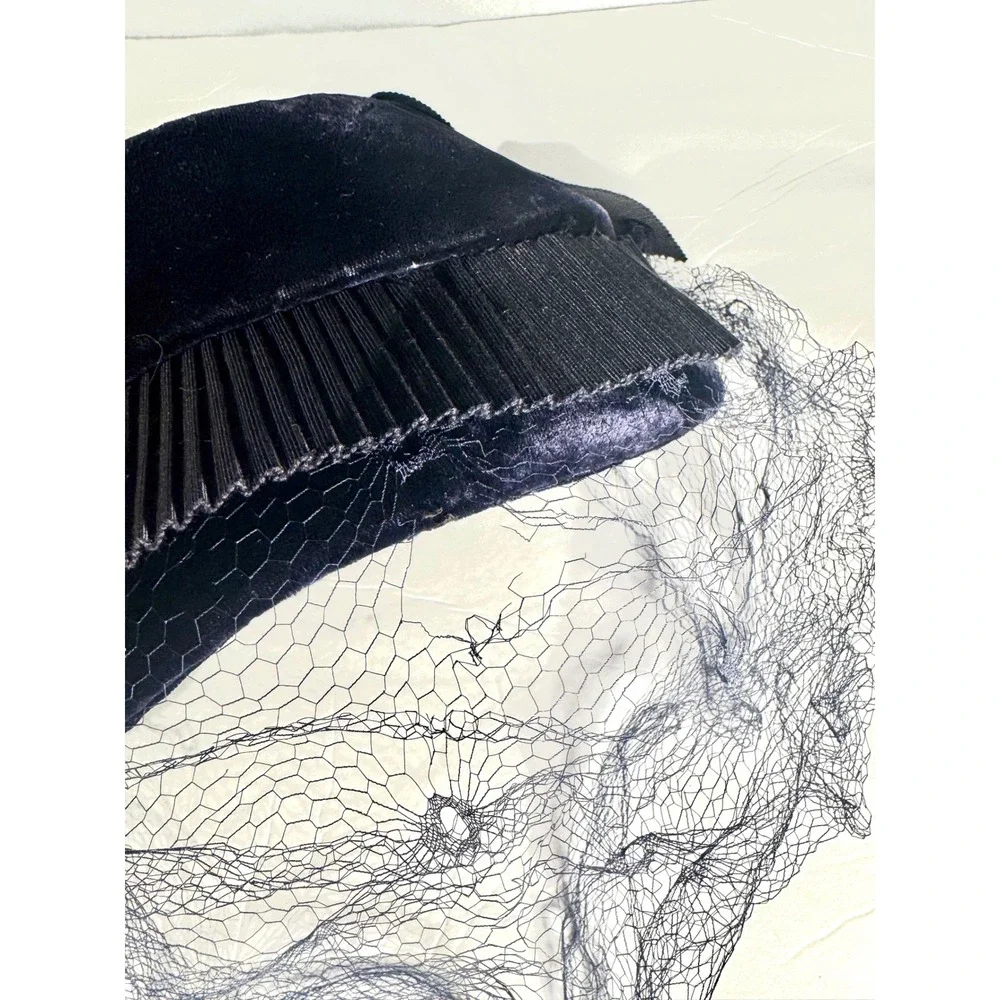 Vintage Camille Vinci Paris Navy Velvet Pillbox Hat Birdcage Veil France Bow